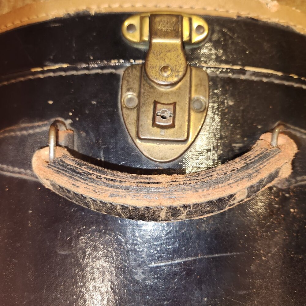 Vintage Lined Hat Box Train Case Leather Trim **AS IS** - Picture 4 of 16